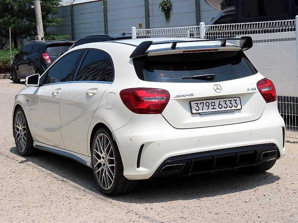 벤츠 A 클래스 A클래스 W176 A45 AMG 4MATIC 이미지 3