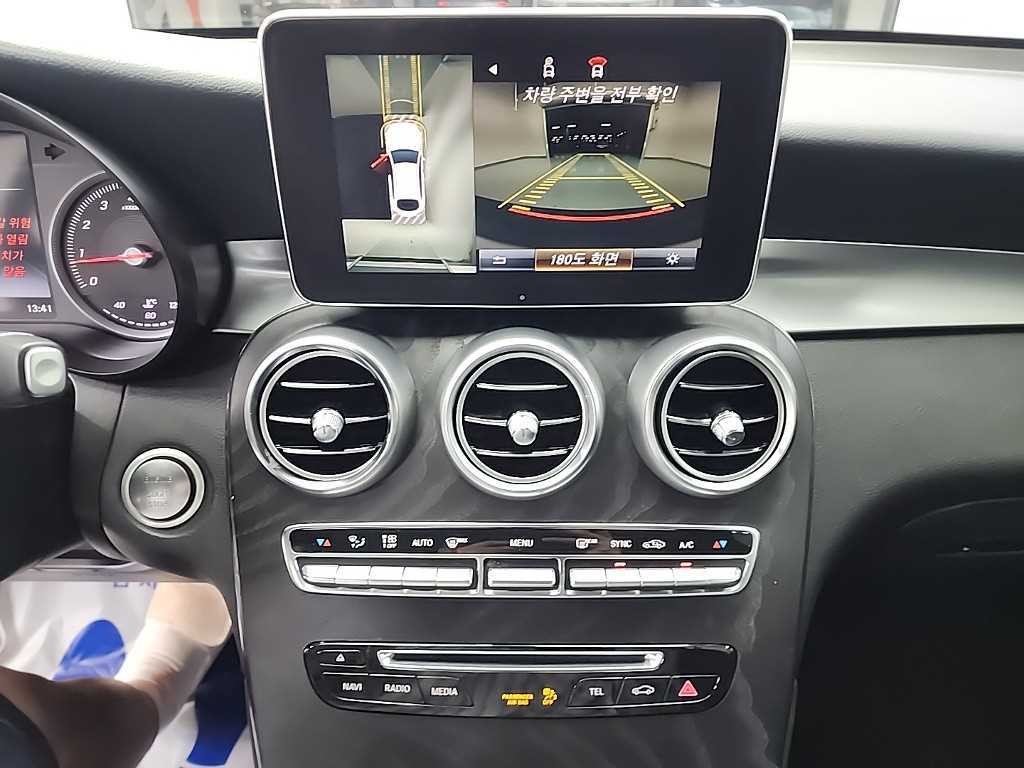 벤츠 GLC 클래스 GLC클래스 X253 GLC 300 4MATIC 쿠페 이미지 11