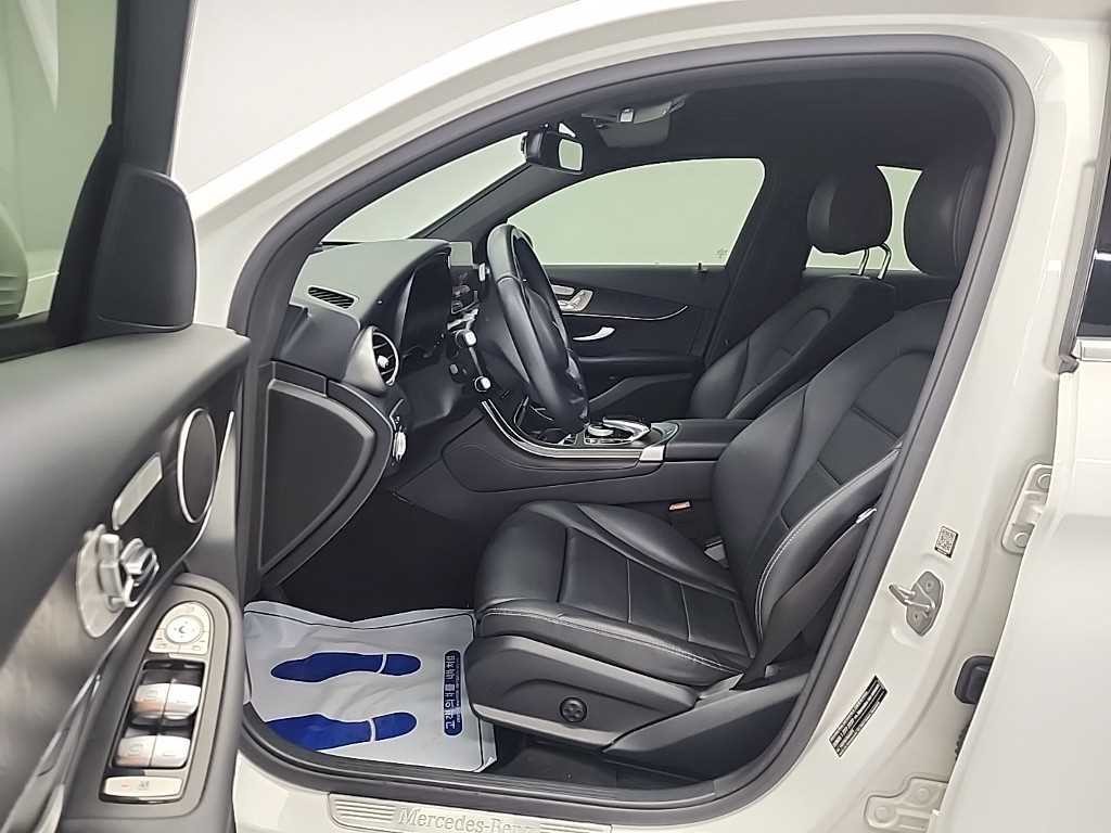 벤츠 GLC 클래스 GLC클래스 X253 GLC 300 4MATIC 쿠페 이미지 12