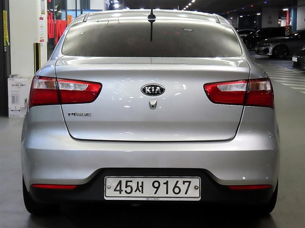 기아 프라이드 더 뉴 프라이드 4DR 1.6 GDI 프레스티지 이미지 5