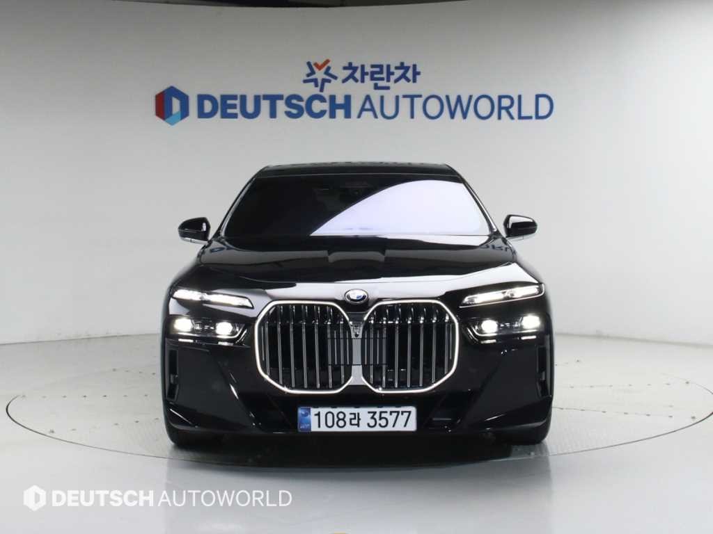 BMW 7시리즈 7시리즈 (G70) 740i xDrive M 스포츠 이미지 3