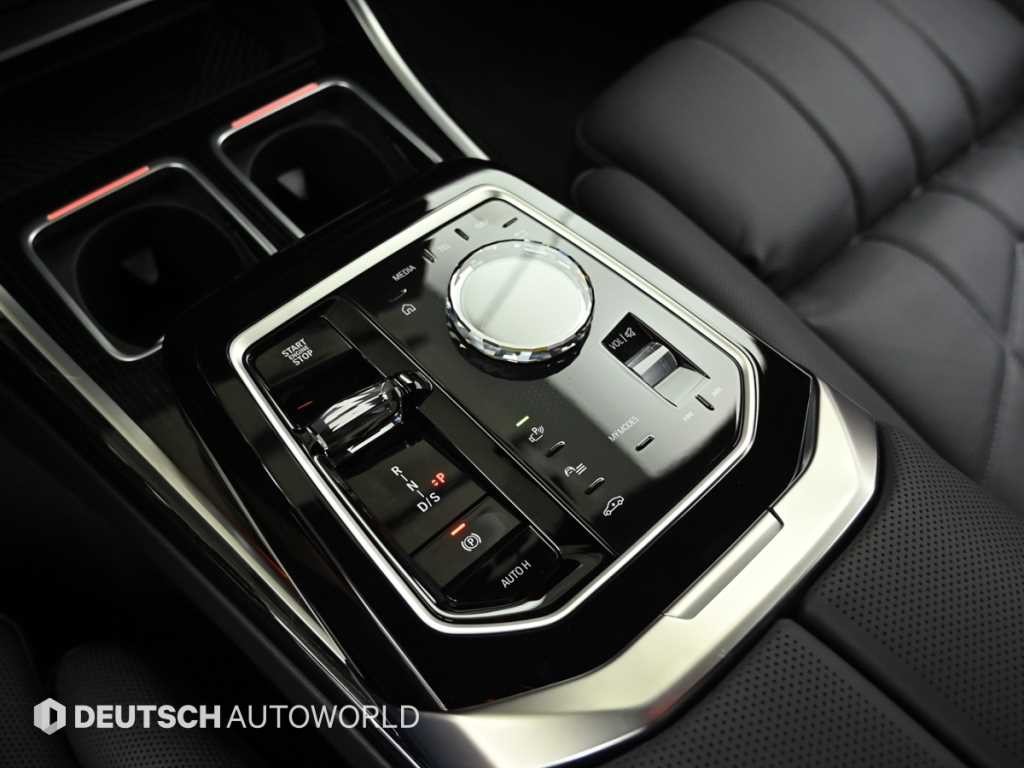 BMW 7시리즈 7시리즈 (G70) 740i xDrive M 스포츠 이미지 9