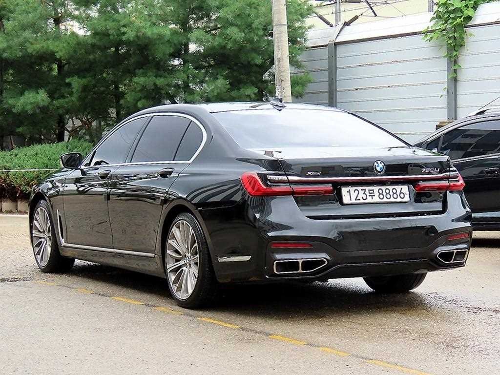 BMW 7시리즈 7시리즈 (G11) 750i xDrive 이미지 3