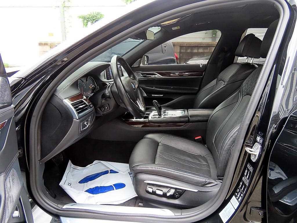 BMW 7시리즈 7시리즈 (G11) 750i xDrive 이미지 5