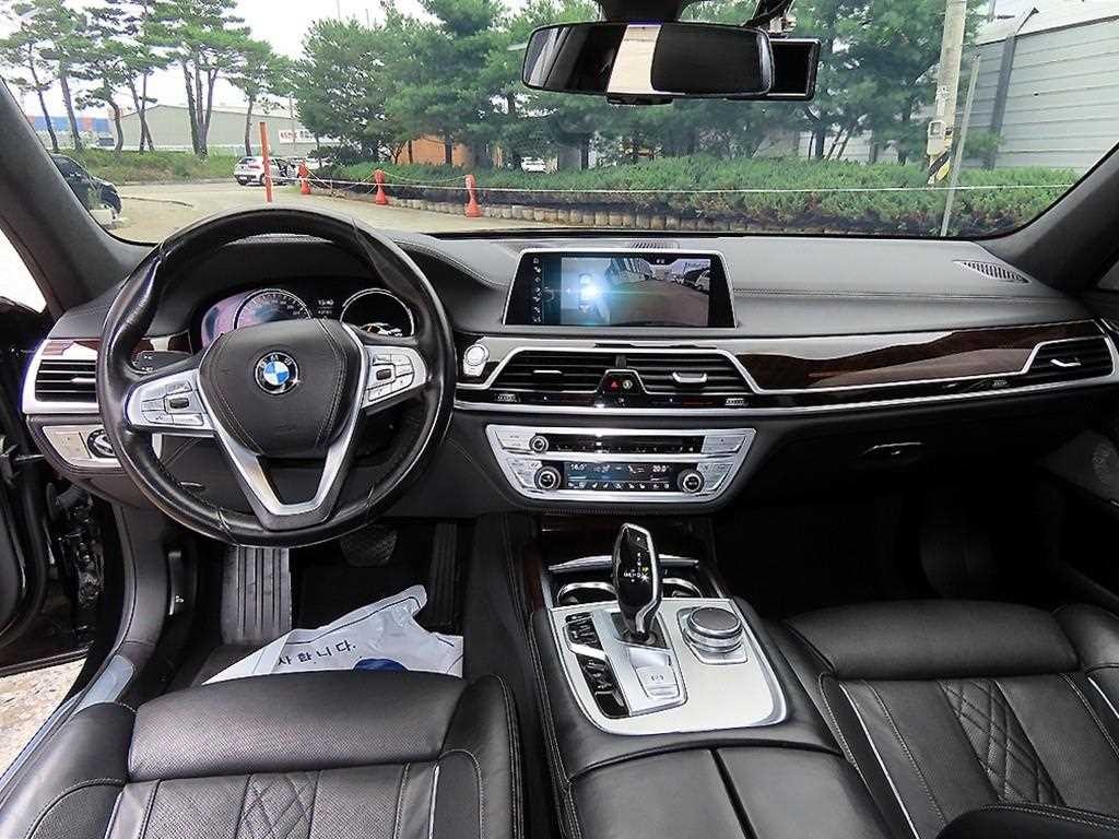 BMW 7시리즈 7시리즈 (G11) 750i xDrive 이미지 7