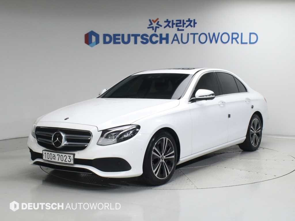 벤츠 E 클래스 E-클래스 W213 E300 아방가르드 이미지 1