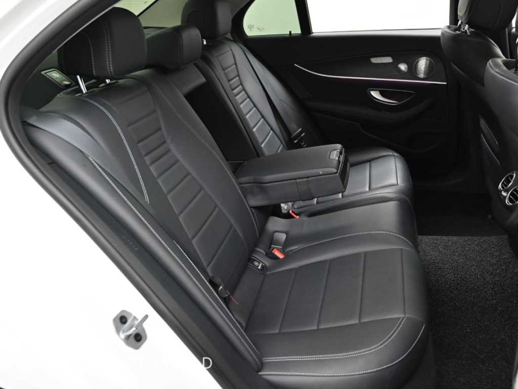 벤츠 E 클래스 E-클래스 W213 E300 아방가르드 이미지 12