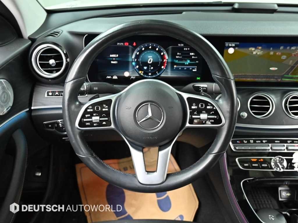 벤츠 E 클래스 E-클래스 W213 E300 아방가르드 이미지 13