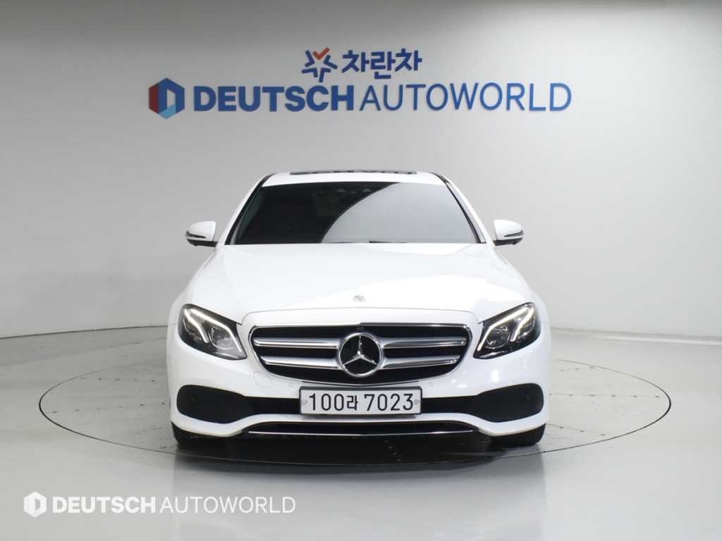 벤츠 E 클래스 E-클래스 W213 E300 아방가르드 이미지 3
