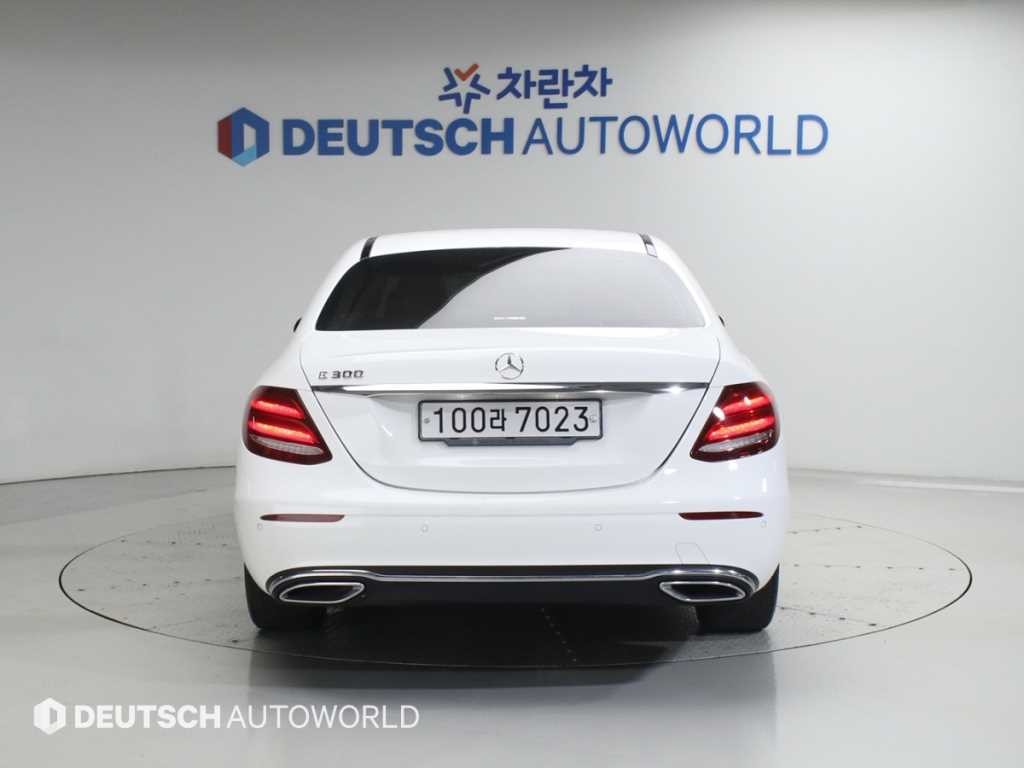 벤츠 E 클래스 E-클래스 W213 E300 아방가르드 이미지 4