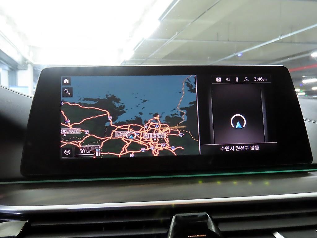 BMW 5시리즈 5시리즈 (G30) 530e M 스포츠 이미지 13