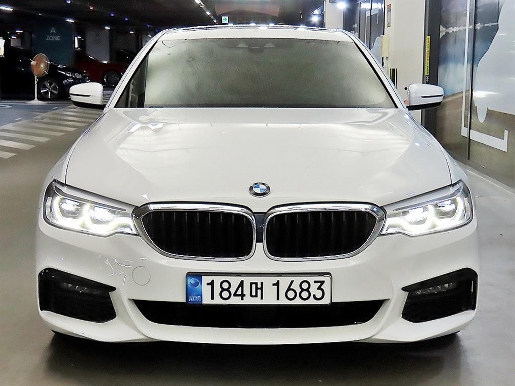 BMW 5시리즈 5시리즈 (G30) 530e M 스포츠 이미지 2