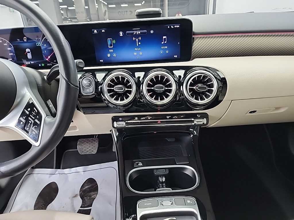 벤츠 A 클래스 A클래스 W177 A220 해치백 이미지 10