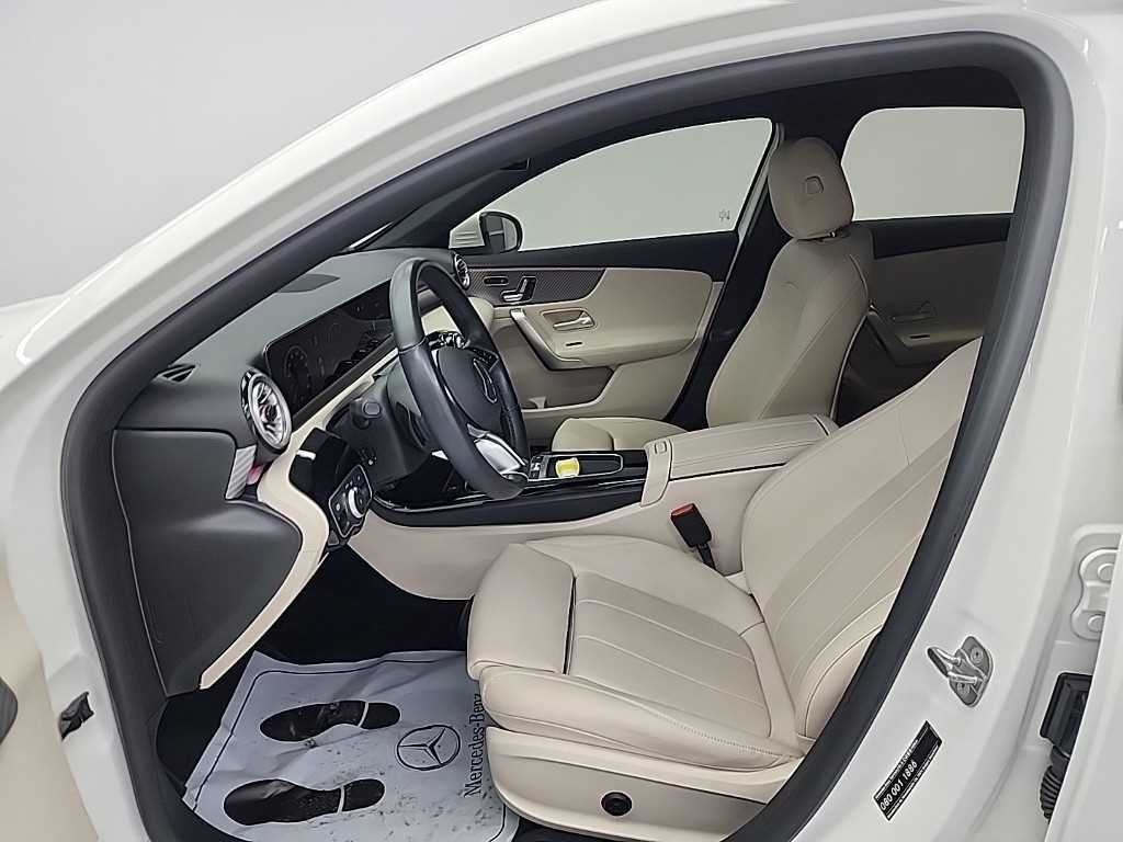 벤츠 A 클래스 A클래스 W177 A220 해치백 이미지 11
