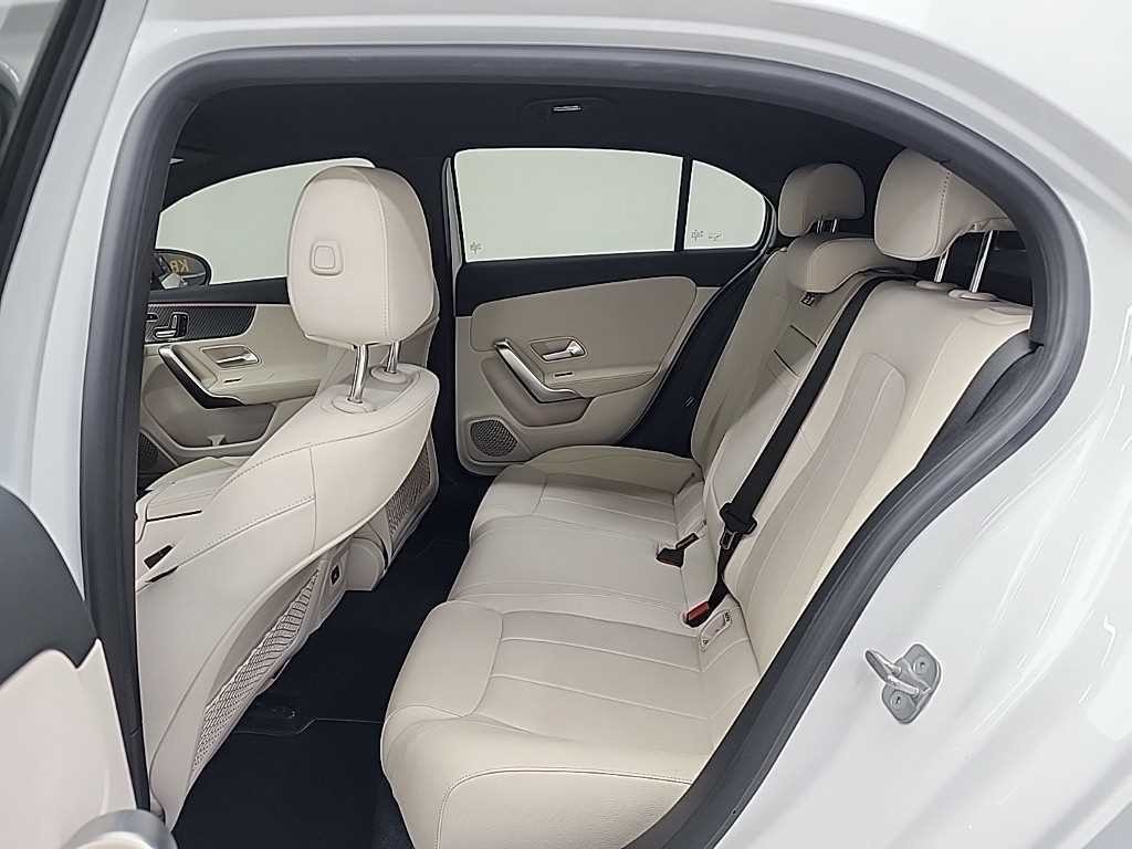 벤츠 A 클래스 A클래스 W177 A220 해치백 이미지 12