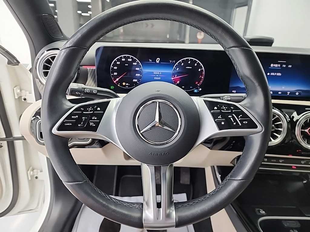 벤츠 A 클래스 A클래스 W177 A220 해치백 이미지 9
