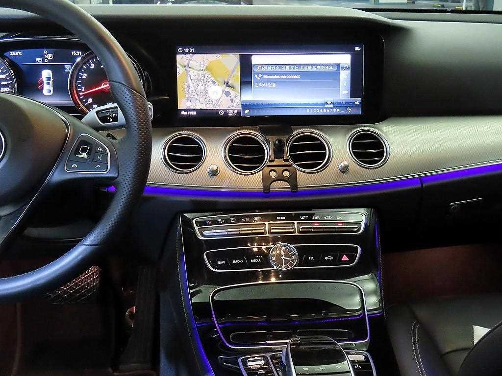 벤츠 E 클래스 E-클래스 W213 E200 아방가르드 이미지 11