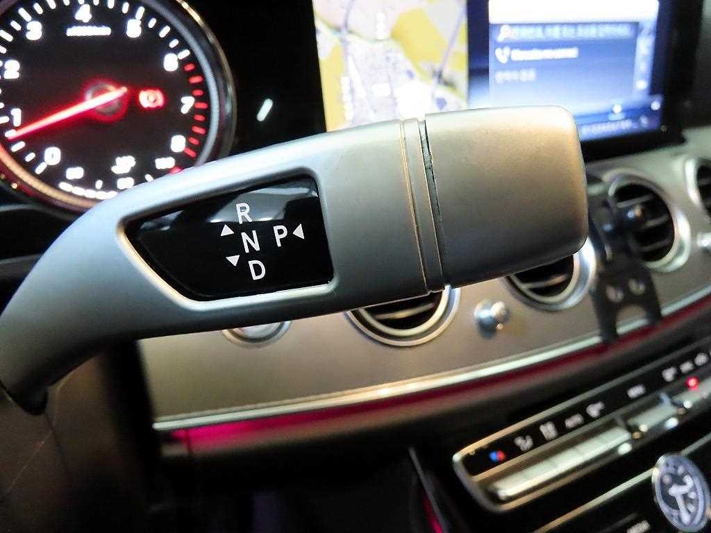 벤츠 E 클래스 E-클래스 W213 E200 아방가르드 이미지 12