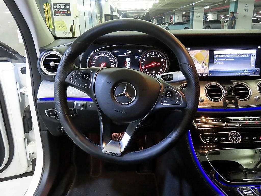 벤츠 E 클래스 E-클래스 W213 E200 아방가르드 이미지 8