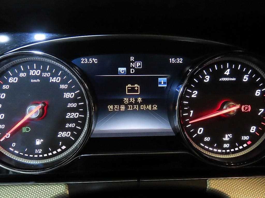 벤츠 E 클래스 E-클래스 W213 E200 아방가르드 이미지 9