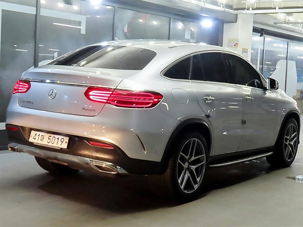 벤츠 GLE 클래스 GLE 클래스 W166 GLE 350 d 4MATIC 쿠페 이미지 4