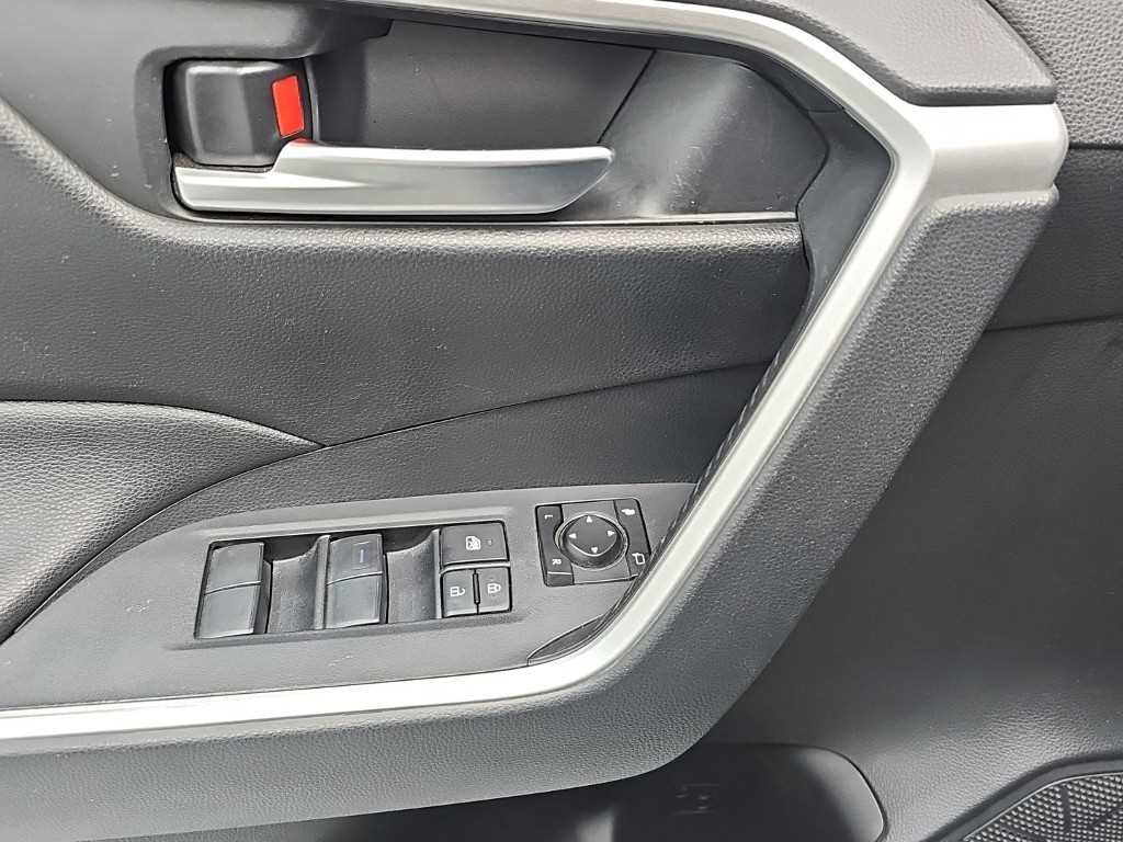 토요타 라브4 RAV4(5세대) 2.5 2WD 이미지 17
