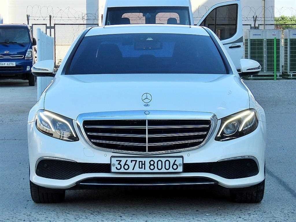 벤츠 E 클래스 E-클래스 W213 E220d 익스클루시브 이미지 1