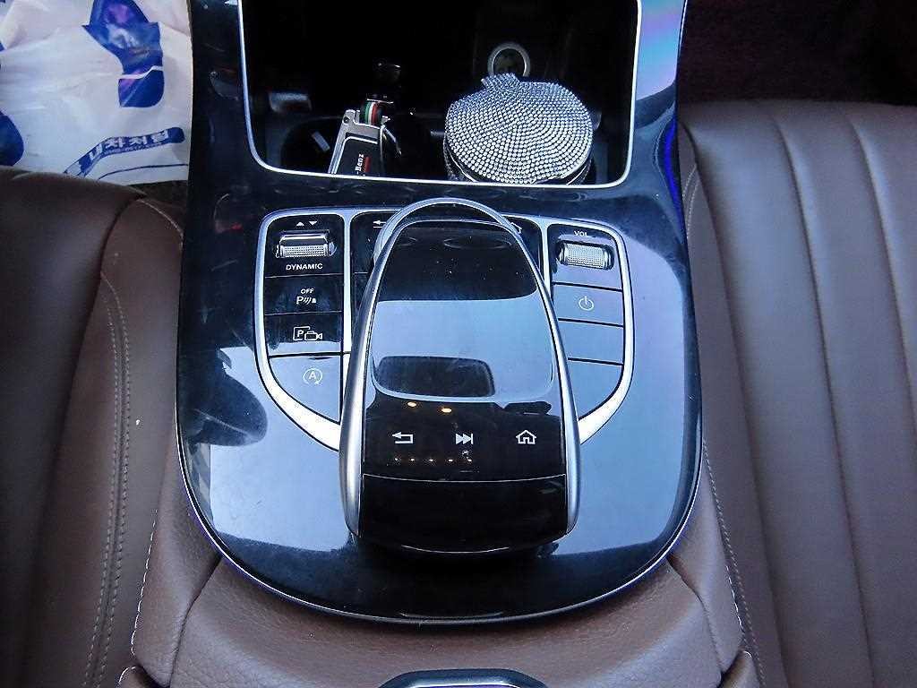 벤츠 E 클래스 E-클래스 W213 E220d 익스클루시브 이미지 11