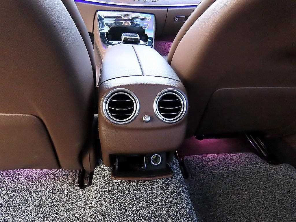 벤츠 E 클래스 E-클래스 W213 E220d 익스클루시브 이미지 16