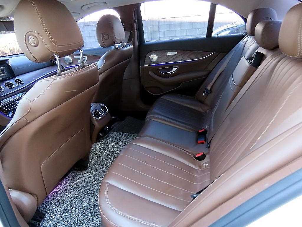 벤츠 E 클래스 E-클래스 W213 E220d 익스클루시브 이미지 6