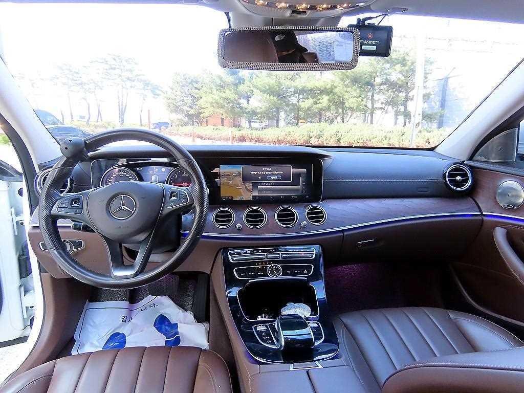 벤츠 E 클래스 E-클래스 W213 E220d 익스클루시브 이미지 7