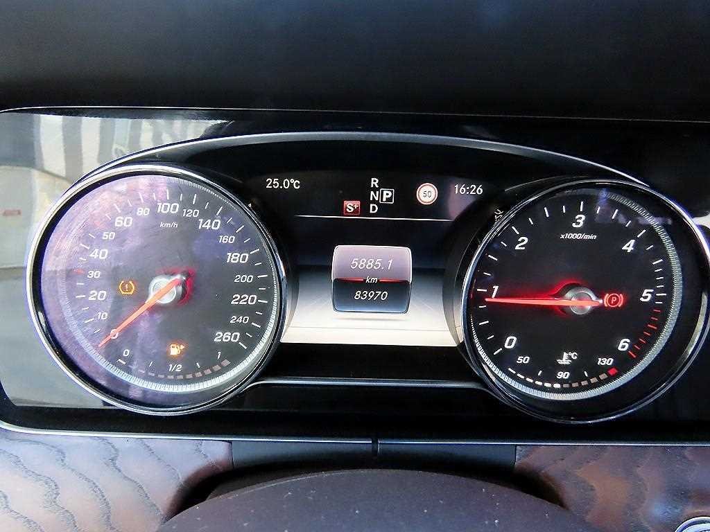 벤츠 E 클래스 E-클래스 W213 E220d 익스클루시브 이미지 9