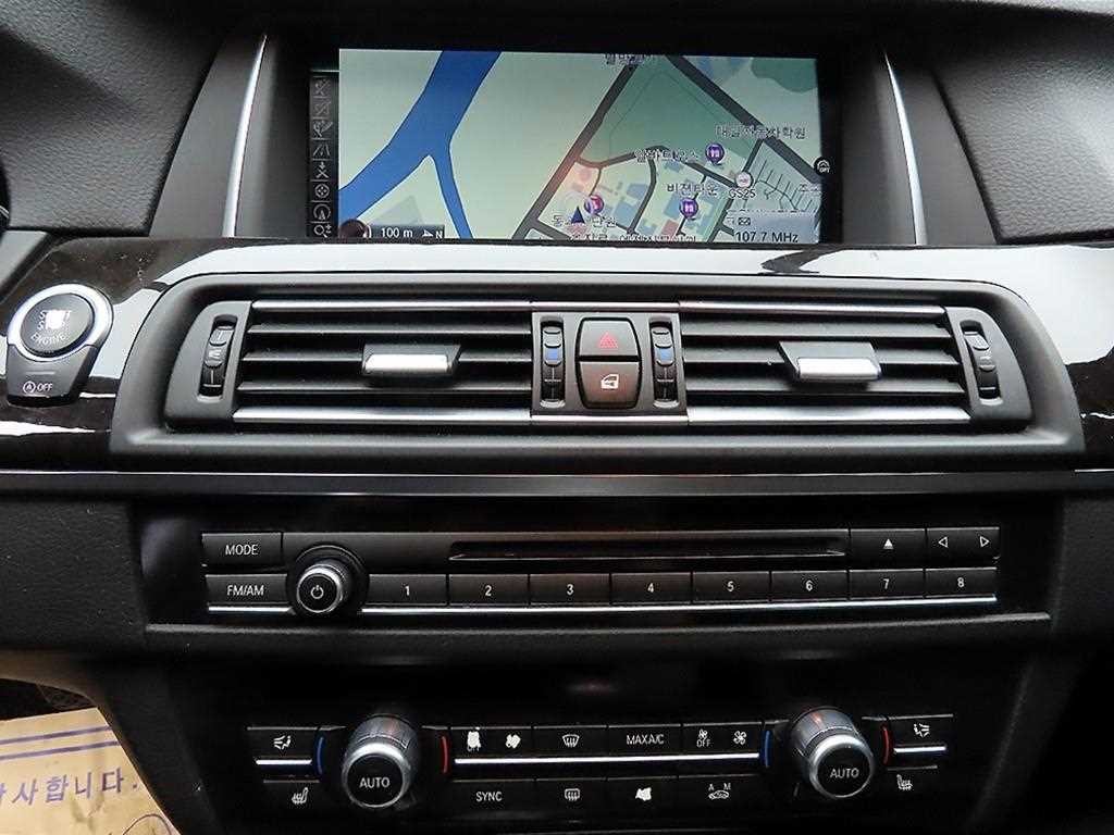 BMW 5시리즈 5시리즈 (F10) 528i 이미지 13
