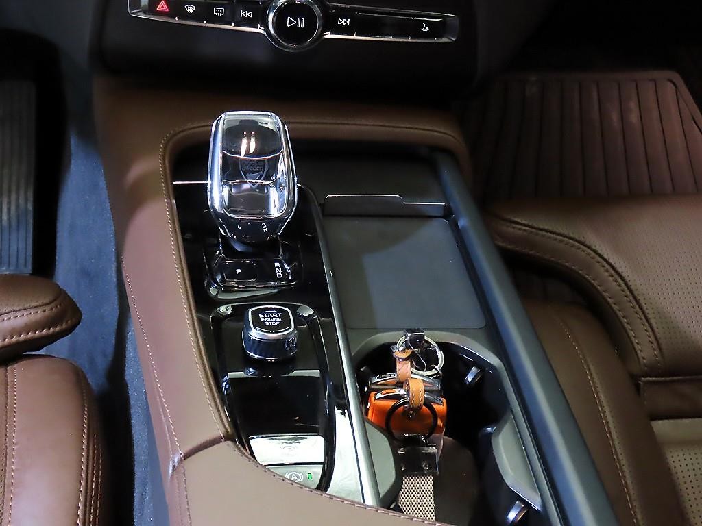 볼보 XC90 XC90 2세대 2.0 T8 AWD 얼티메이트 브라이트 이미지 12