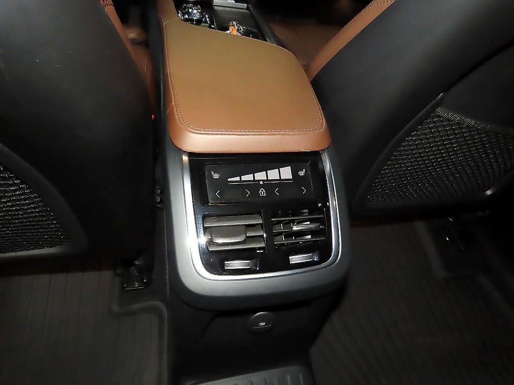 볼보 XC90 XC90 2세대 2.0 T8 AWD 얼티메이트 브라이트 이미지 14