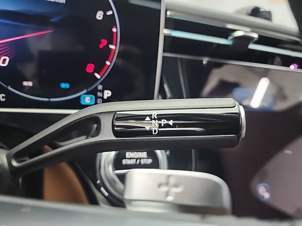 벤츠 E 클래스 E-클래스 W214 E300 4MATIC AMG Line 프리미어 스페셜 이미지 9