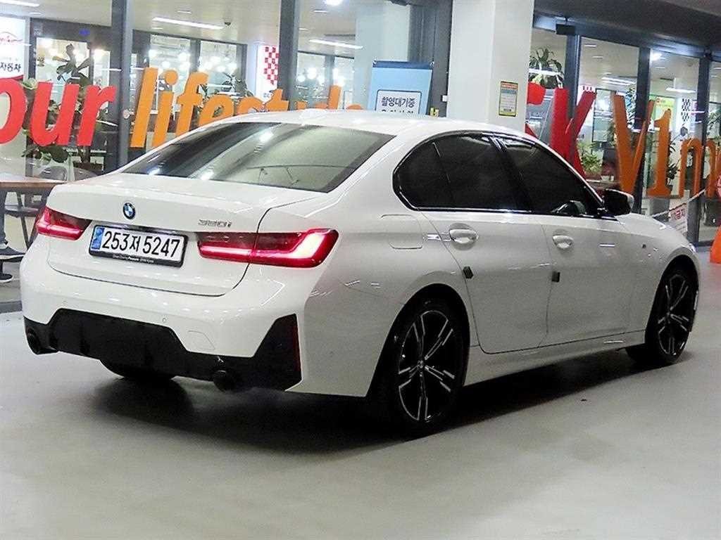 BMW 3시리즈 3시리즈 (G20) 320i M 스포츠 이미지 4