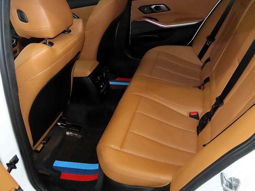 BMW 3시리즈 3시리즈 (G20) 320i M 스포츠 이미지 7