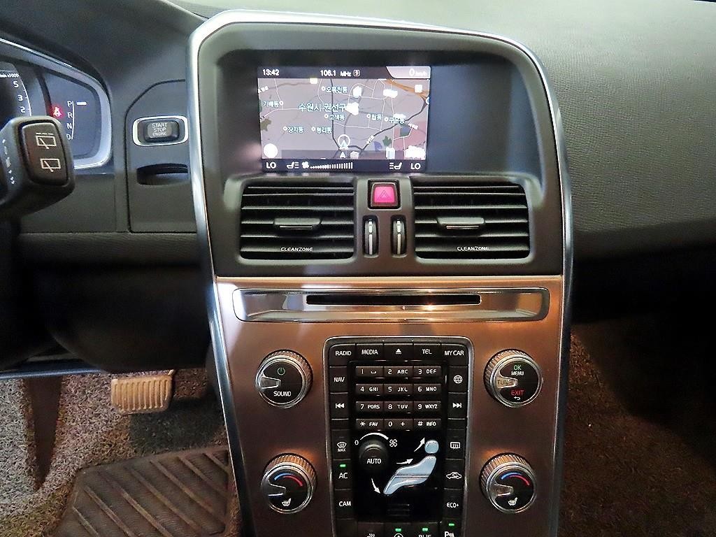 볼보 XC60 D3 이미지 11