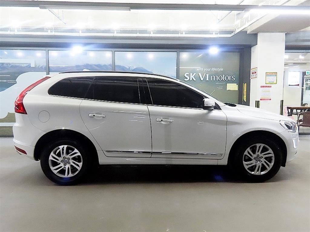 볼보 XC60 D3 이미지 3