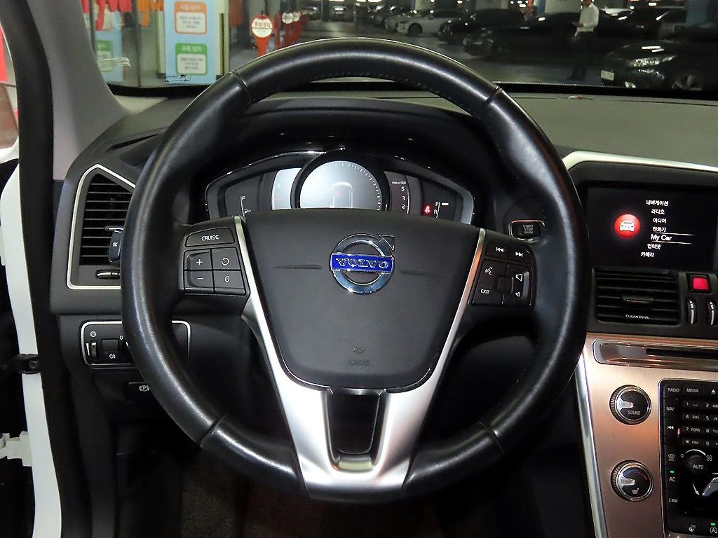 볼보 XC60 D3 이미지 8