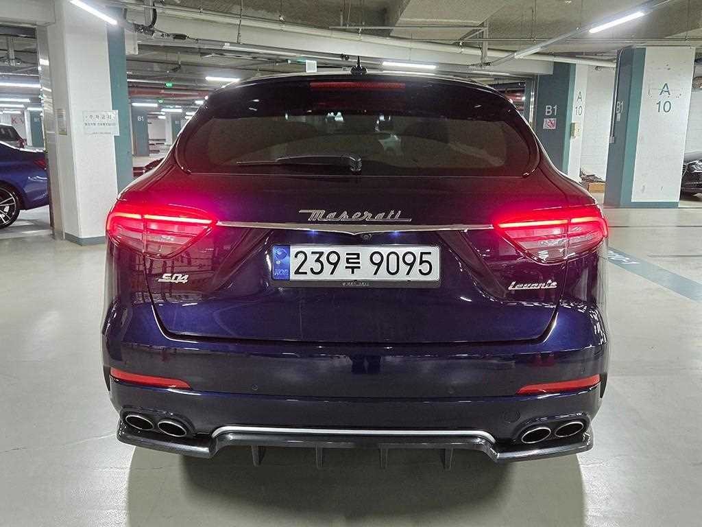 마세라티 르반떼 3.0 S AWD 그란루쏘 이미지 5