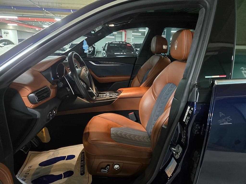 마세라티 르반떼 3.0 S AWD 그란루쏘 이미지 6