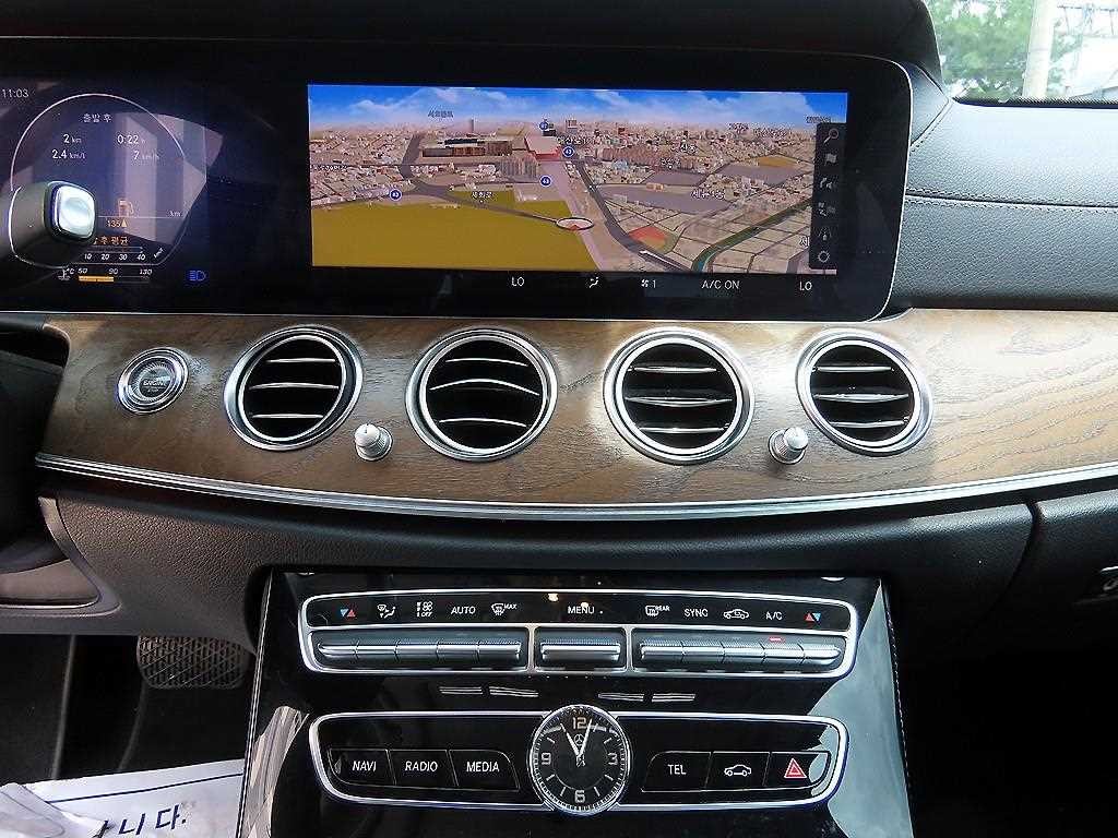 벤츠 E 클래스 E-클래스 W213 E300 4MATIC 익스클루시브 이미지 13