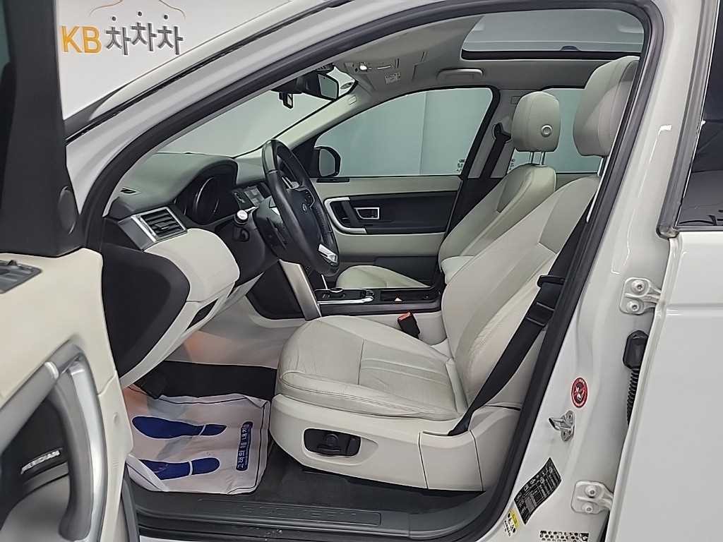 랜드로버 디스커버리 스포츠 2.0 TD4 SE 이미지 11