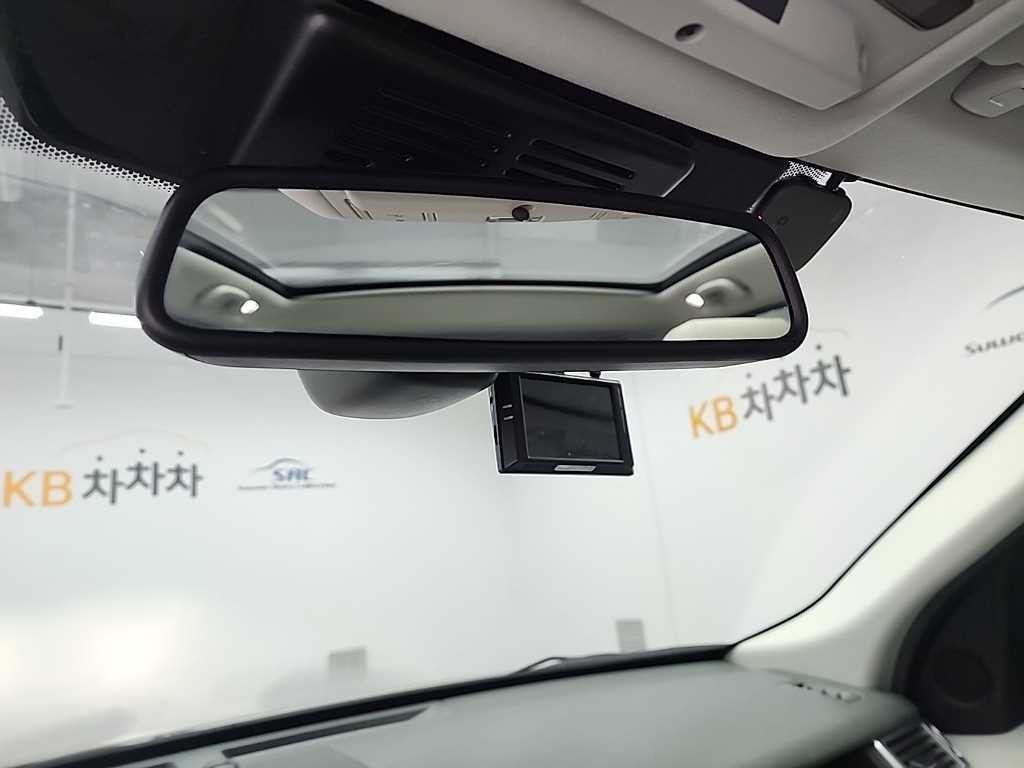 랜드로버 디스커버리 스포츠 2.0 TD4 SE 이미지 17