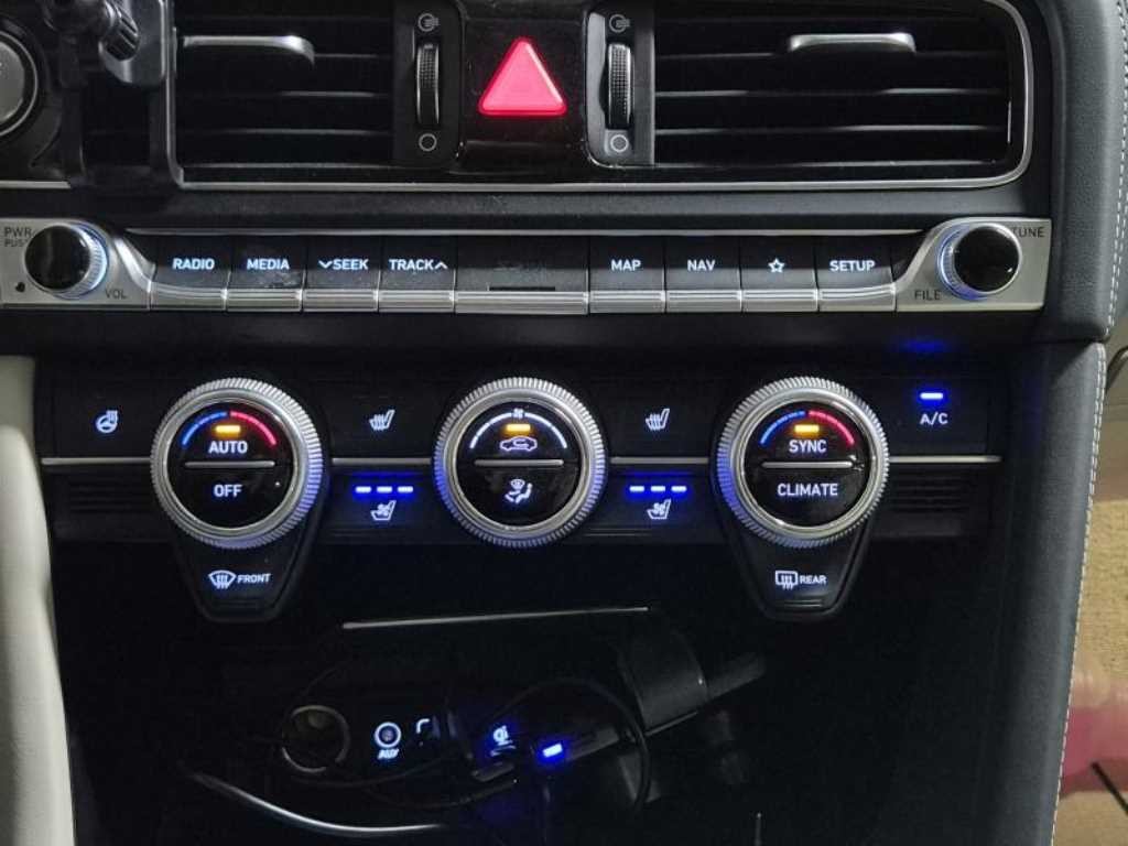 제네시스 G70 2.0T AWD 슈프림 이미지 16