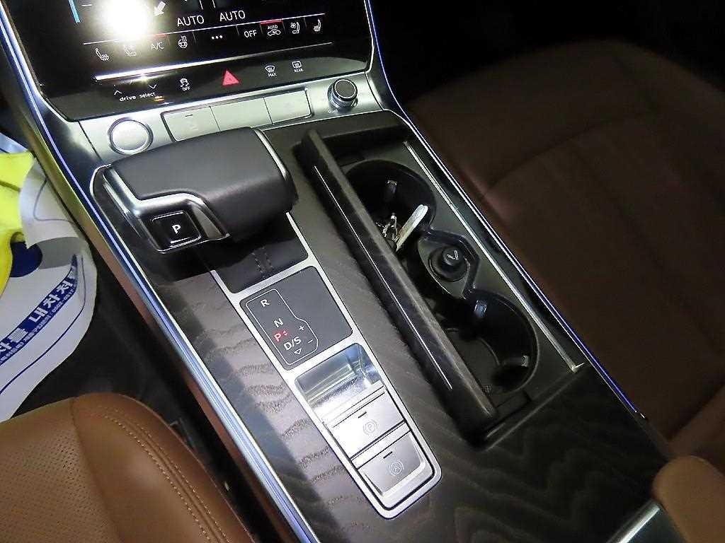 아우디 A6 A6 (C8) 45 TFSI 프리미엄 이미지 12