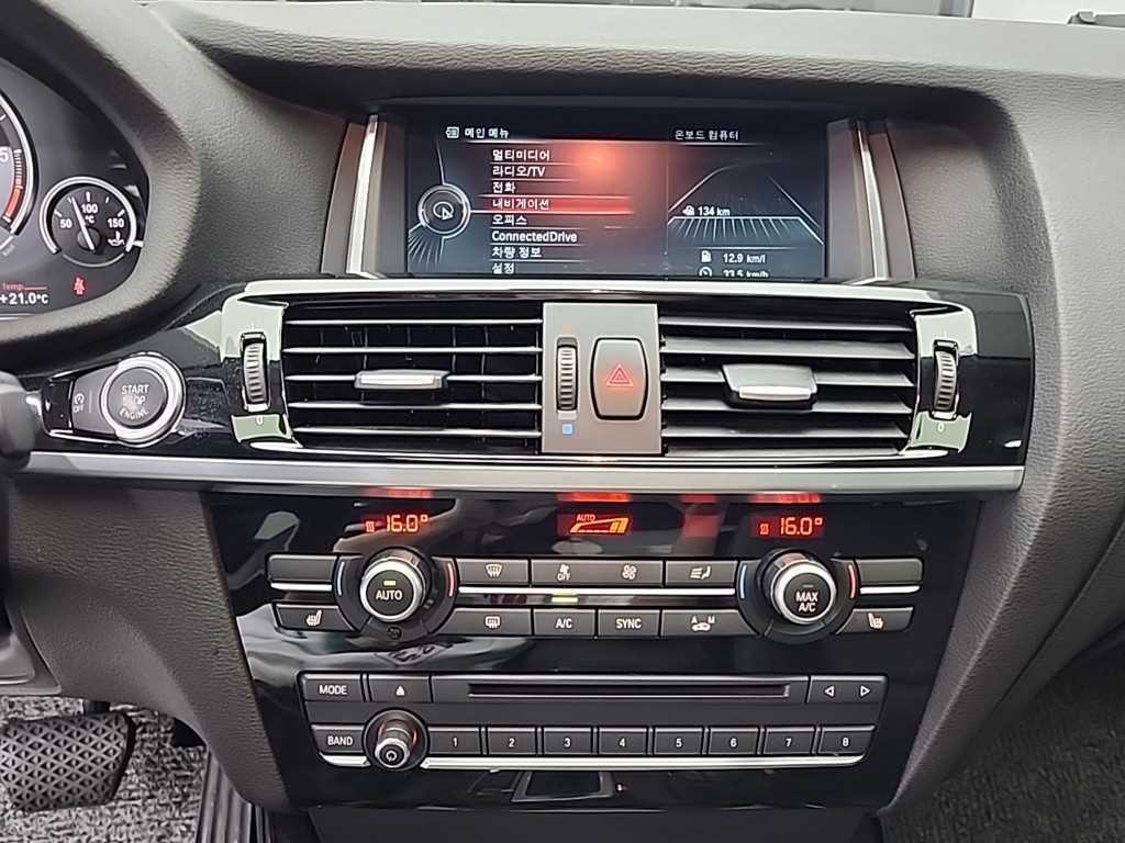 BMW X4 X4 (F26) xDrive 20d 이미지 10