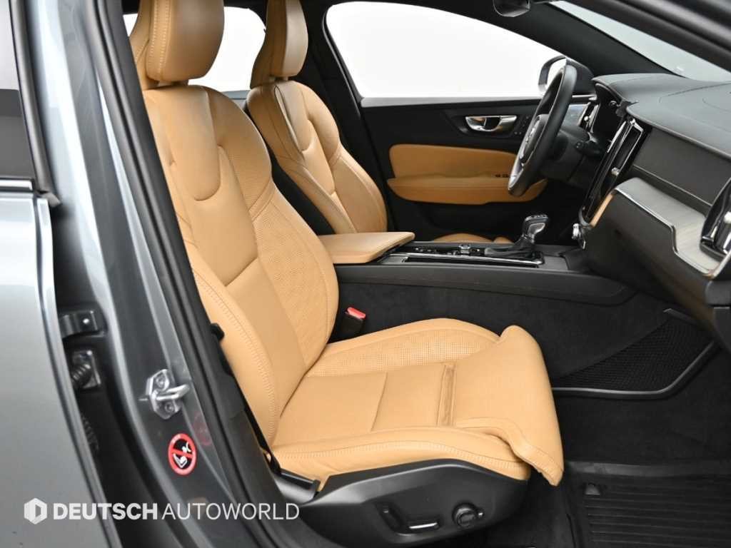 볼보 V60 V60 크로스 컨트리 2세대 2.0 T5 프로 AWD 이미지 10